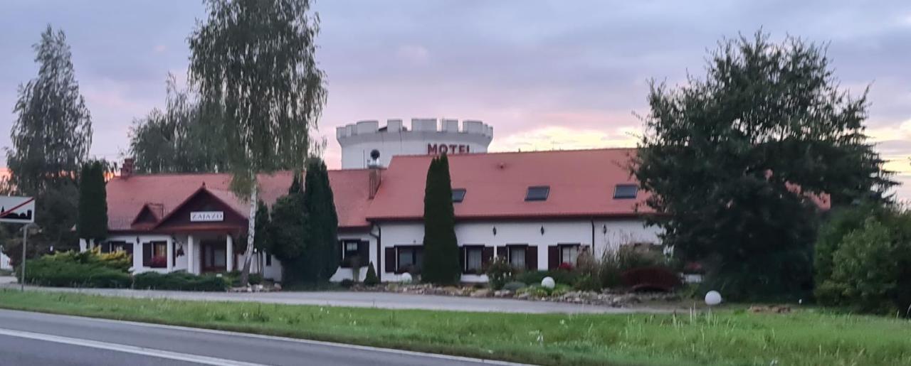 Motel I Restauracja "Pod Baszta" Naglowice Εξωτερικό φωτογραφία