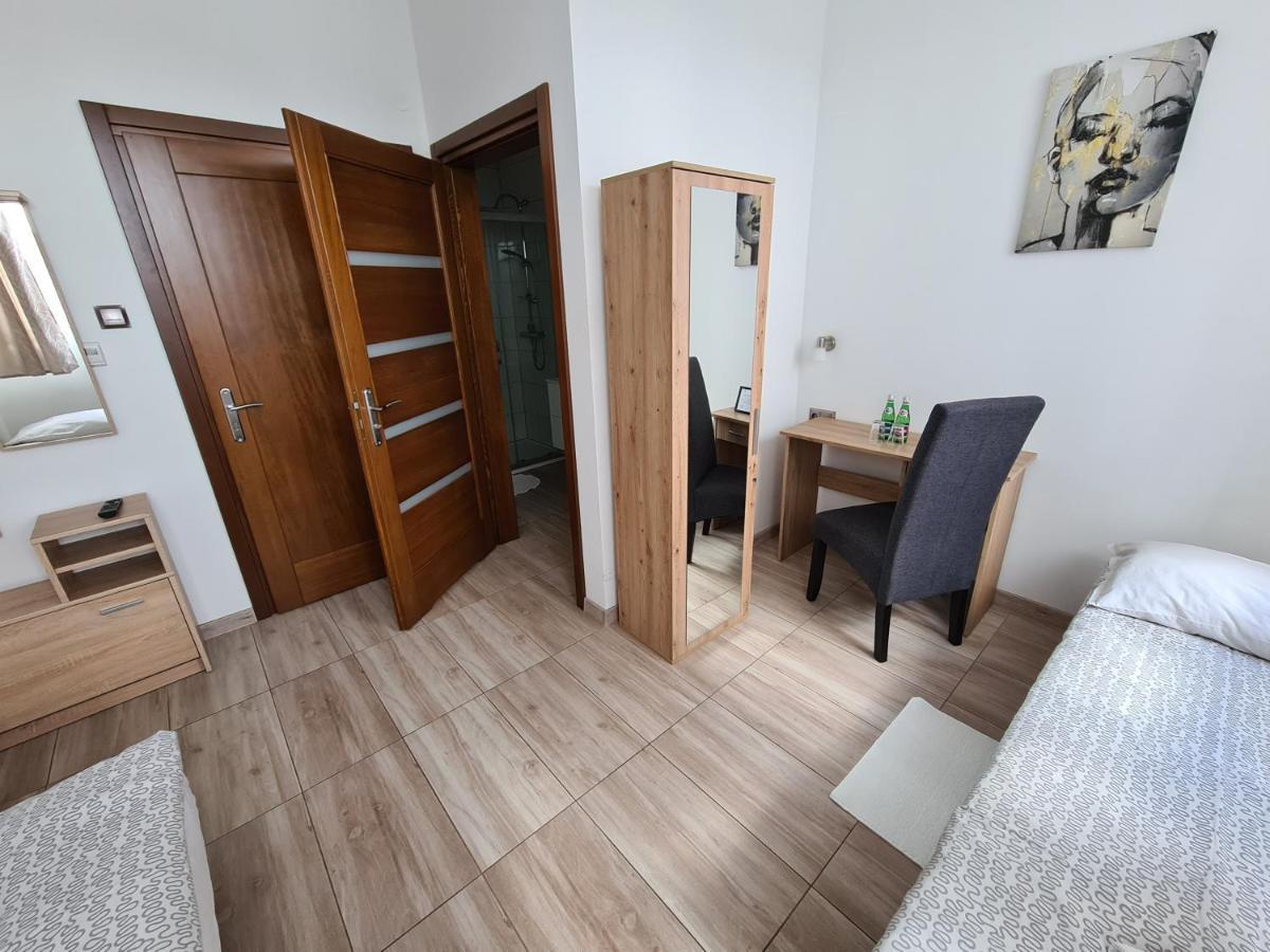 Motel I Restauracja "Pod Baszta" Naglowice Εξωτερικό φωτογραφία