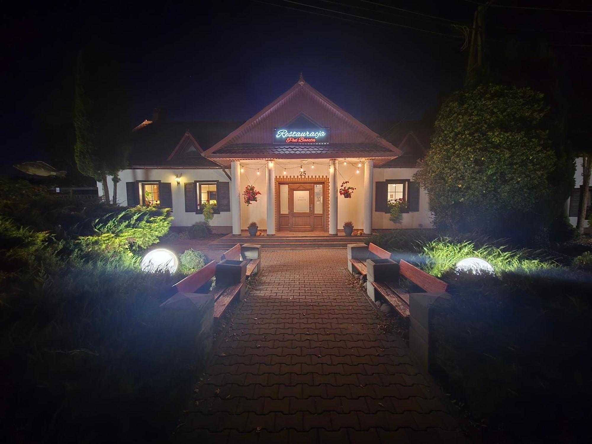 Motel I Restauracja "Pod Baszta" Naglowice Εξωτερικό φωτογραφία