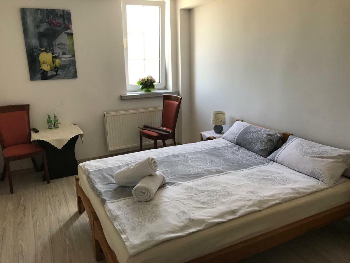 Motel I Restauracja "Pod Baszta" Naglowice Εξωτερικό φωτογραφία